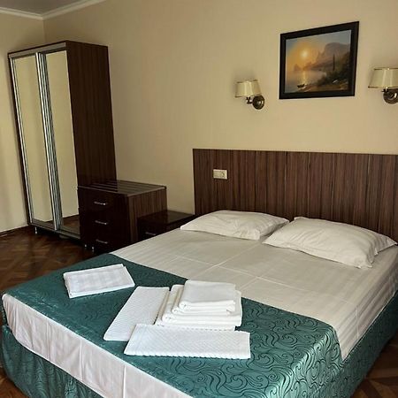 Guest House Ritsa Gagra Bagian luar foto
