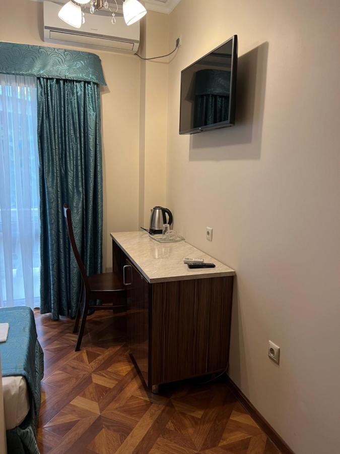 Guest House Ritsa Gagra Bagian luar foto