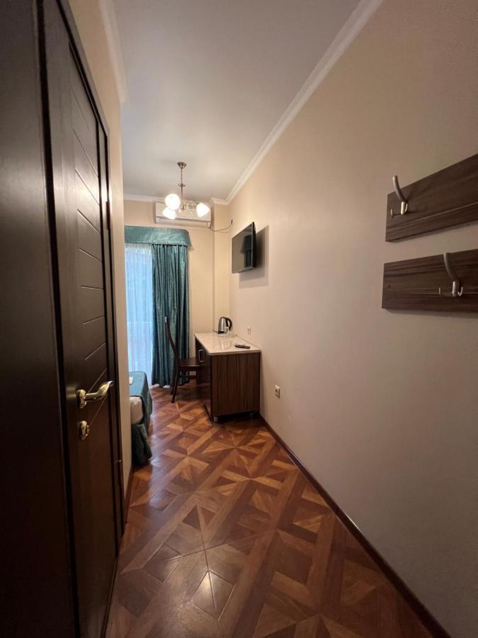 Guest House Ritsa Gagra Bagian luar foto