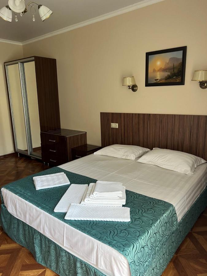 Guest House Ritsa Gagra Bagian luar foto