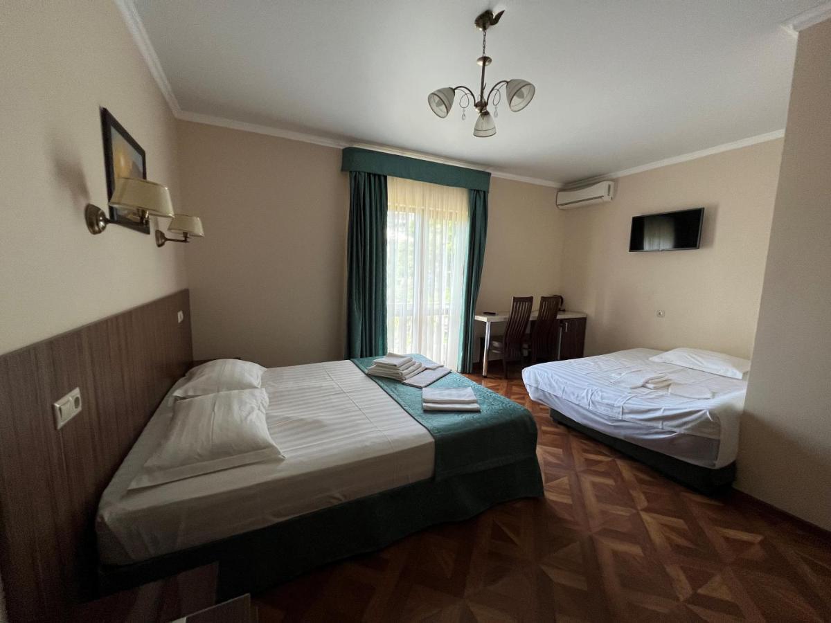 Guest House Ritsa Gagra Bagian luar foto
