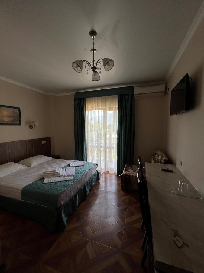 Guest House Ritsa Gagra Bagian luar foto