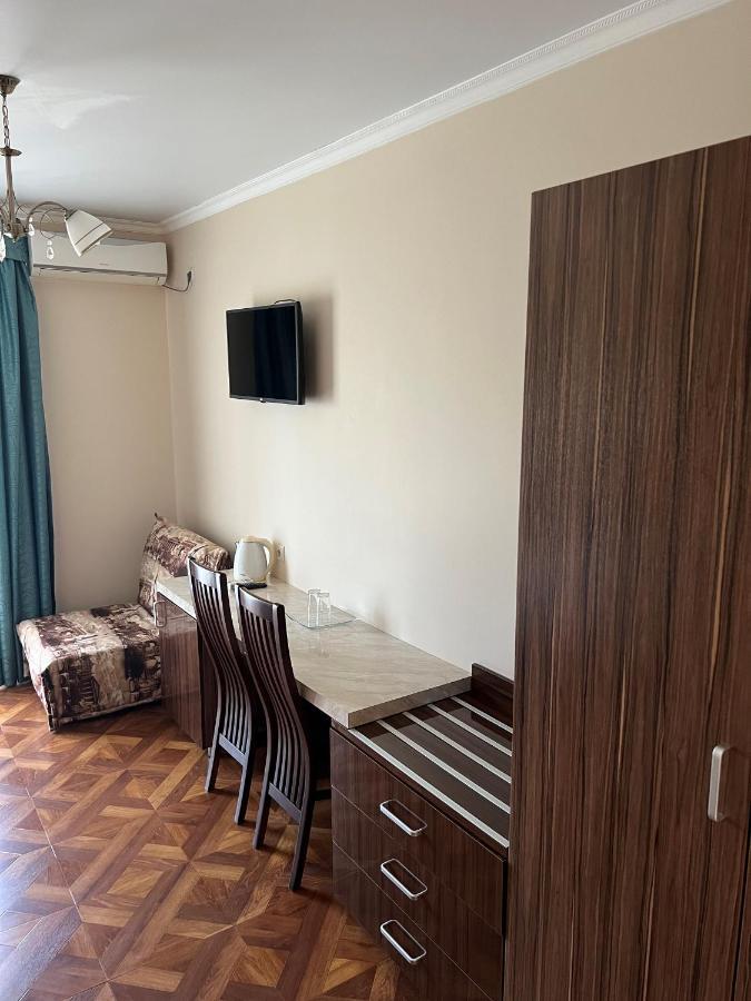 Guest House Ritsa Gagra Bagian luar foto